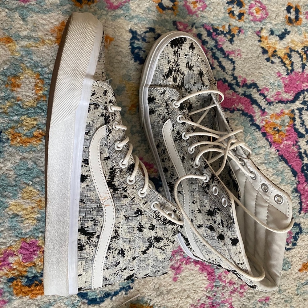 Multi pattern vans